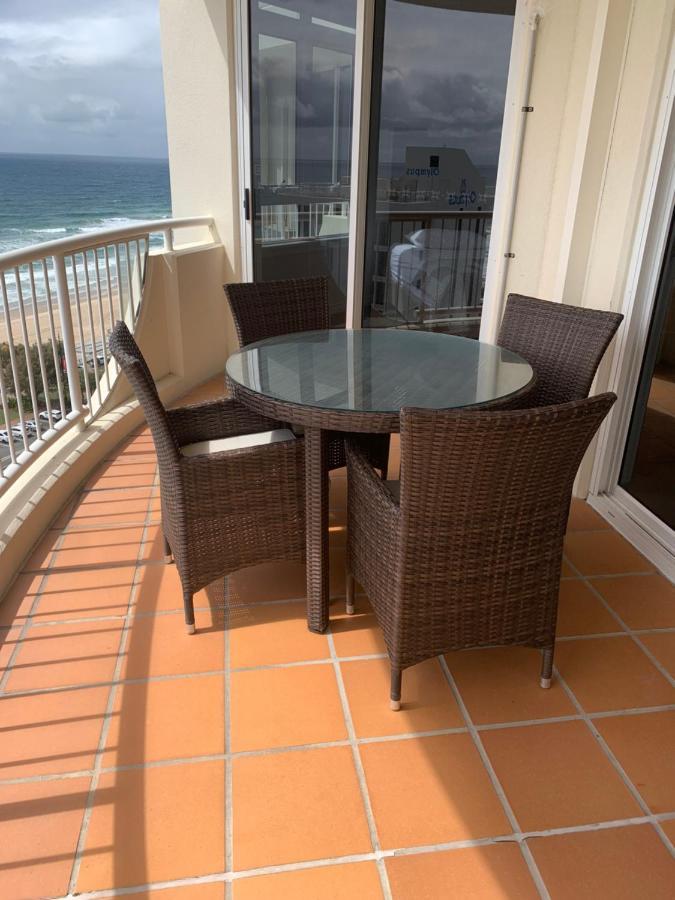 Stunning 2 Bedroom Ocean View Apartment Gold Coast Dış mekan fotoğraf