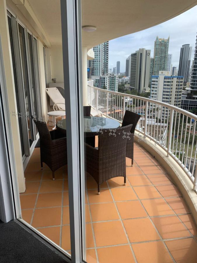 Stunning 2 Bedroom Ocean View Apartment Gold Coast Dış mekan fotoğraf