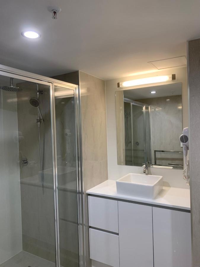 Stunning 2 Bedroom Ocean View Apartment Gold Coast Dış mekan fotoğraf