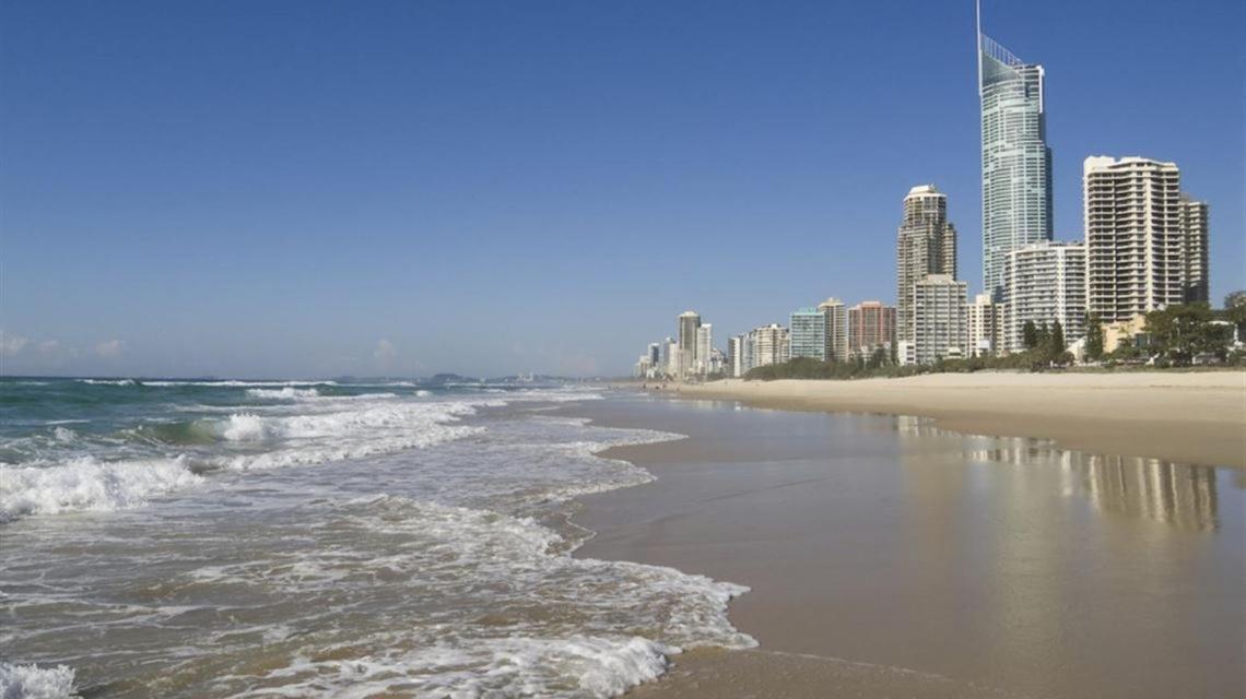 Stunning 2 Bedroom Ocean View Apartment Gold Coast Dış mekan fotoğraf
