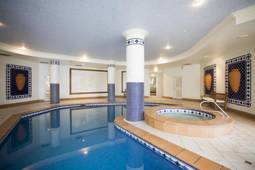 Stunning 2 Bedroom Ocean View Apartment Gold Coast Dış mekan fotoğraf