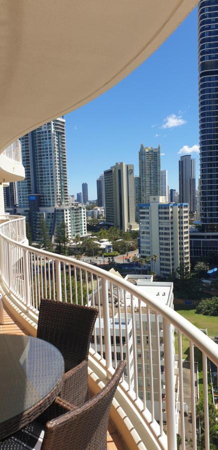 Stunning 2 Bedroom Ocean View Apartment Gold Coast Dış mekan fotoğraf