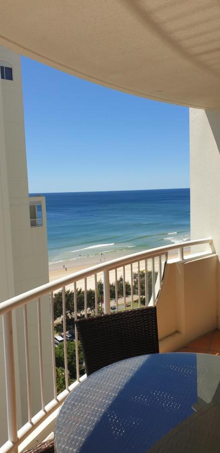 Stunning 2 Bedroom Ocean View Apartment Gold Coast Dış mekan fotoğraf