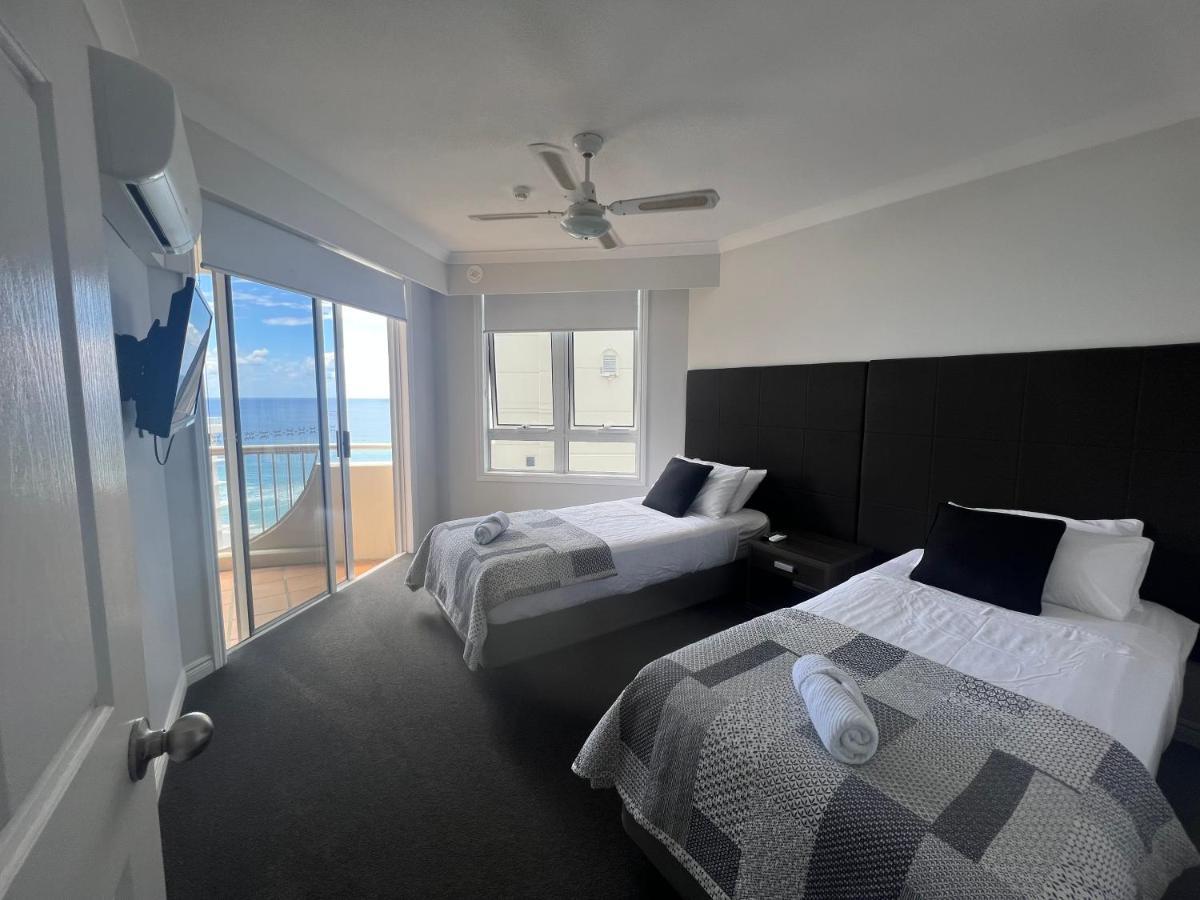 Stunning 2 Bedroom Ocean View Apartment Gold Coast Dış mekan fotoğraf